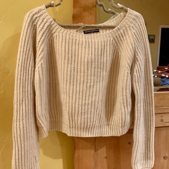 Brandy Melville Sweaters - Brandy Melville sweater